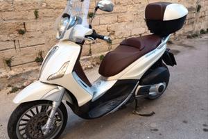 Beverly 300