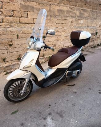 Beverly 300