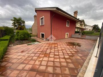 VILLA SINGOLA A AVEZZANO
