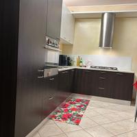 Cucina angolare usata completa di elettrodomestici