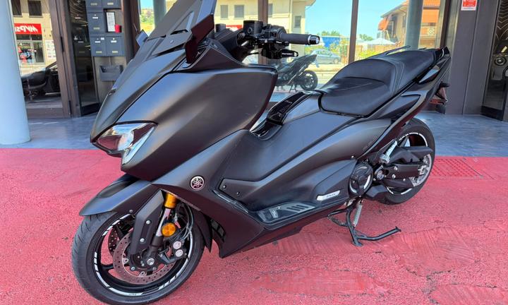 Yamaha T Max 560 SCARICO SPORTIVO NERO OPACO