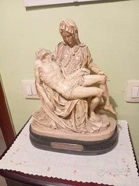 statua in marmo..