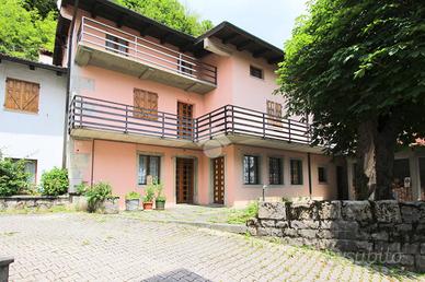CASA SEMINDIPENDENTE A TORREANO