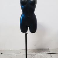 Manichino Donna Busto Nero con Base in Metallo Reg