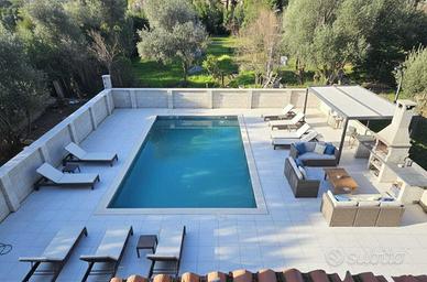 Villa nuova costruzione con piscina Quartu S.Elena