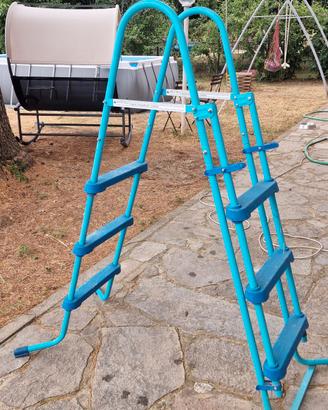 scaletta per piscina