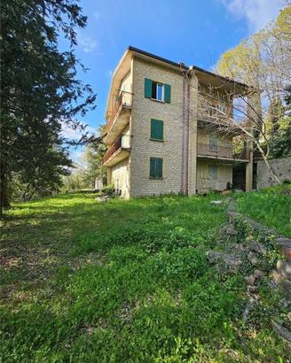 Casa indipendente di 536 m² con più di 5 locali e 