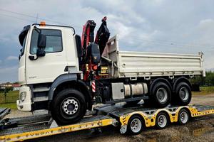 Daf CF 530 6x4 con gru e cassone ribaltabile tre l