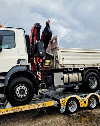Daf CF 530 6x4 con gru e cassone ribaltabile tre l