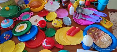 pentoline e stoviglie giocattolo 