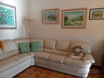 Poltrona ad angolo in pelle