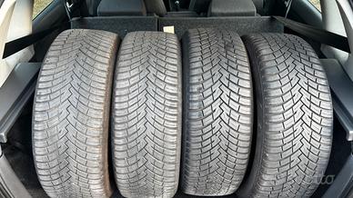 Gomme 215/55 R17