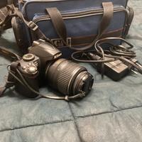 Nikon reflex D3000 con obiettivo 18-55 VR