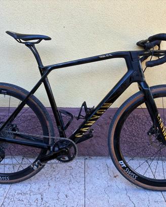 Canyon Grail CF SL7 Race Gold.