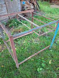 telaio in ferro per banco da lavoro