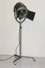 proiettore spot vintage da teatro,studio fotografi