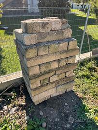 Blocchi di tufo