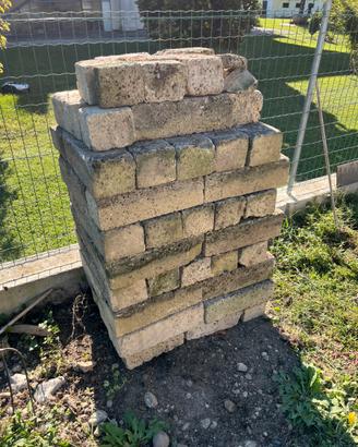 Blocchi di tufo