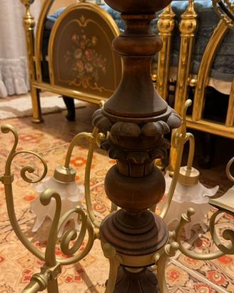 Lampadario vintage in legno