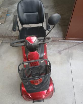 Quadriciclo elettrico per anziani