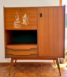 Credenza in Tek