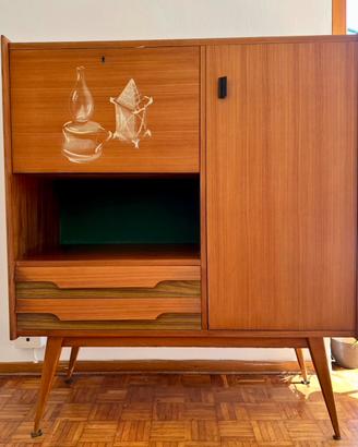 Credenza in Tek