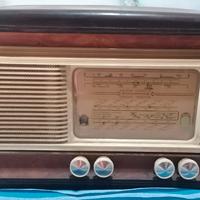 Radio antica marca Phonola in legno anni 1940/70.