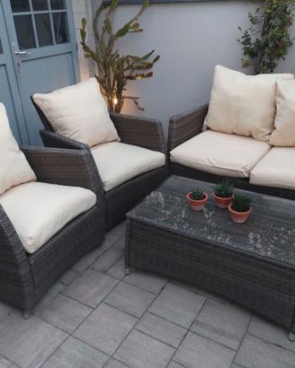 Arredo giardino divanetto 2 poltrone tavolino