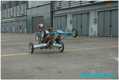 Karbyk, "bici" a 4 ruote, anche pedalata assistita