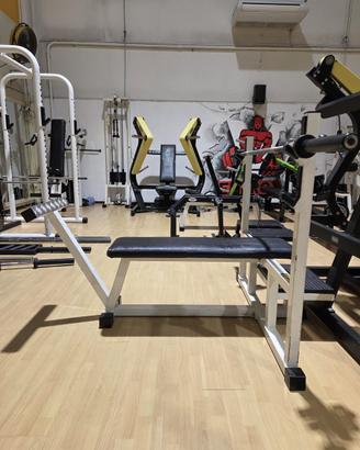 Macchinario palestra Technogym – Panca piana