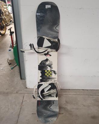 snowboard Salomon the villain 150 + attacchi distr