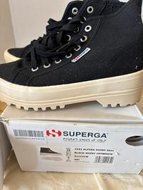 Scarpe superga