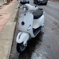 Piaggio Vespa 125 LX - 2011