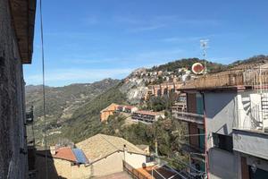 3 LOCALI A OLEVANO ROMANO