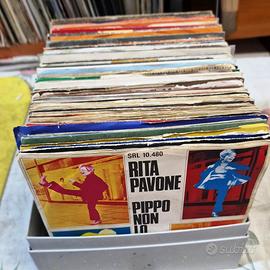 LOTTO CON 90 VINILI FORMATO 45 GIRI TITOLI DA FOTO