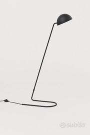 Lampada da terra nera H&M