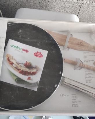 Crepes set cookin Italy 
