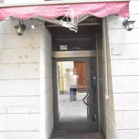 Vicolo delle Erbe: Mura locale con magazzino