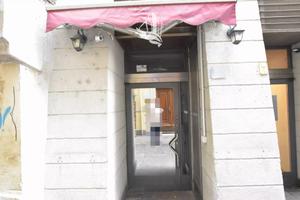 Vicolo delle Erbe: Mura locale con magazzino