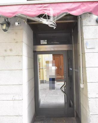 Vicolo delle Erbe: Mura locale con magazzino