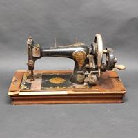 Macchina da cucire Helvetia a manovella