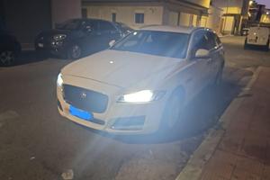 Jaguar xf 2.0 d 163 cv 2019 e performance