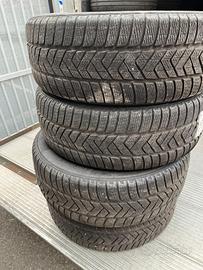 235 60 18 invernali Pirelli