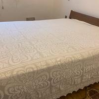 Copriletto matrimoniale all’uncinetto