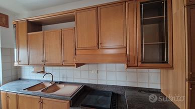 Cucina Lineare SCAVOLINI  in legno 4,10m  + tavolo