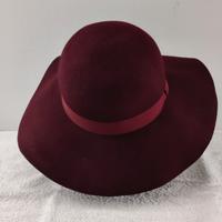 Cappello donna bordeaux in lana 100%. Taglia 57