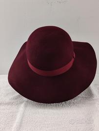 Cappello donna bordeaux in lana 100%. Taglia 57