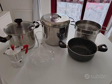 Set di pentole completo di caffettiera e tortiera