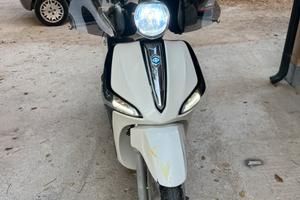 liberty 125 bianco 2017