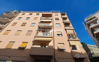 CERCHI UN TRILOCALE CON VISTA MARE BEN COLLEGATO A